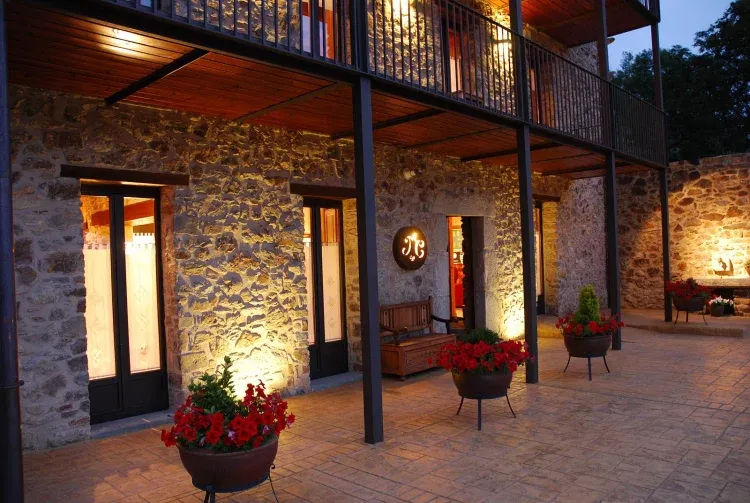 Imagen de Entrada y patio