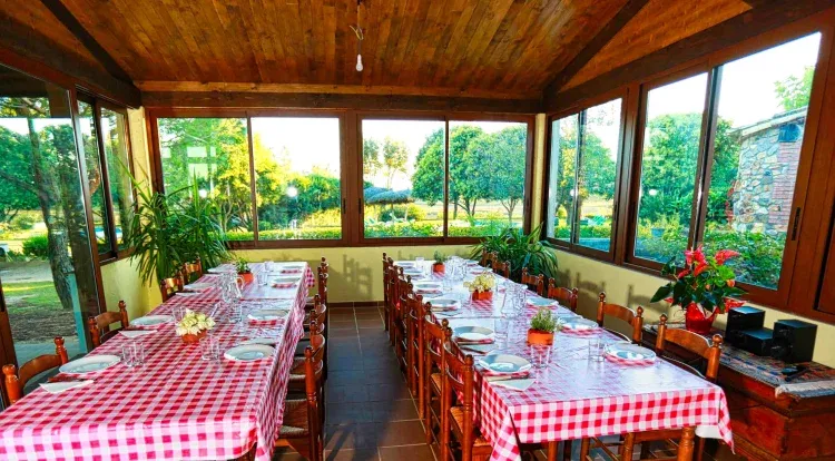 Imagen de Comedor de la casa rural en Girona para grupos grandes