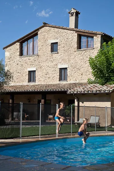 Imagen de Exterior y piscina