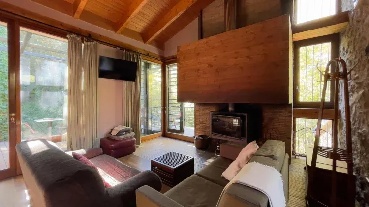 Imagen de Sala con Chimenea