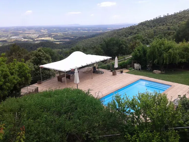 Imagen de vista piscina desde terraza