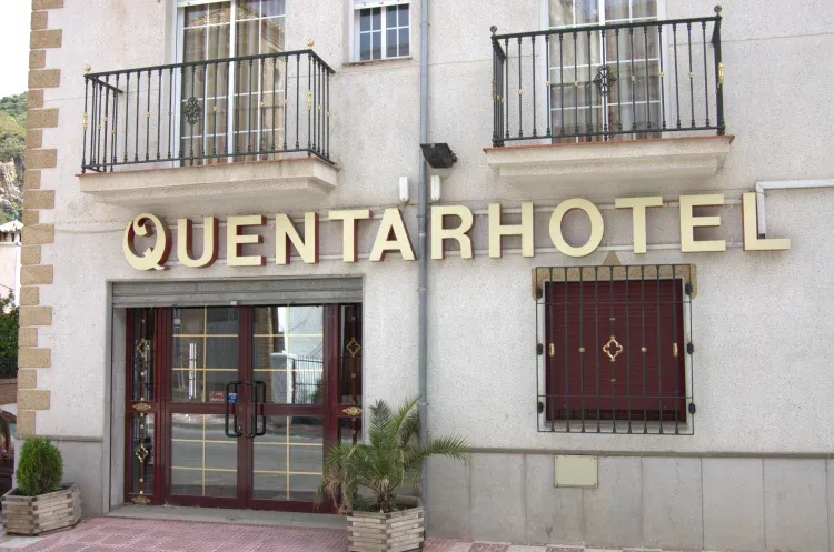 Imagen de Fachada Hotel Quentar