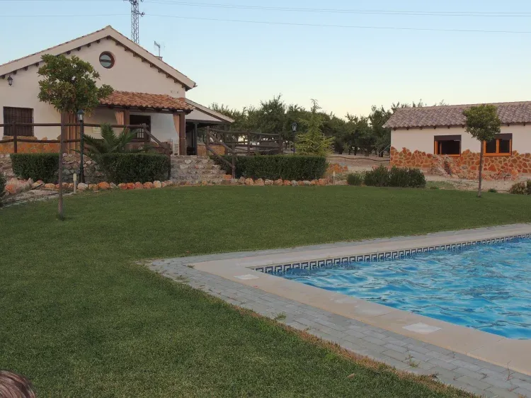 Imagen de Vistas de la casa y el gimnasio.