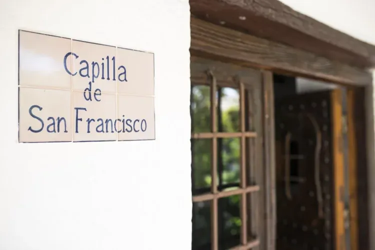 Imagen de Puerta capilla