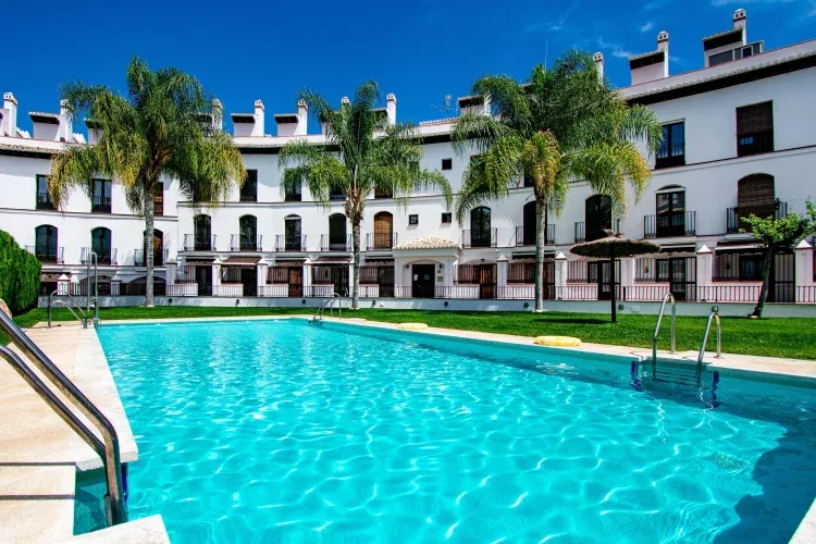 Imagen de The lovely pool open from 1st May to 1st October and fully fenced for safety