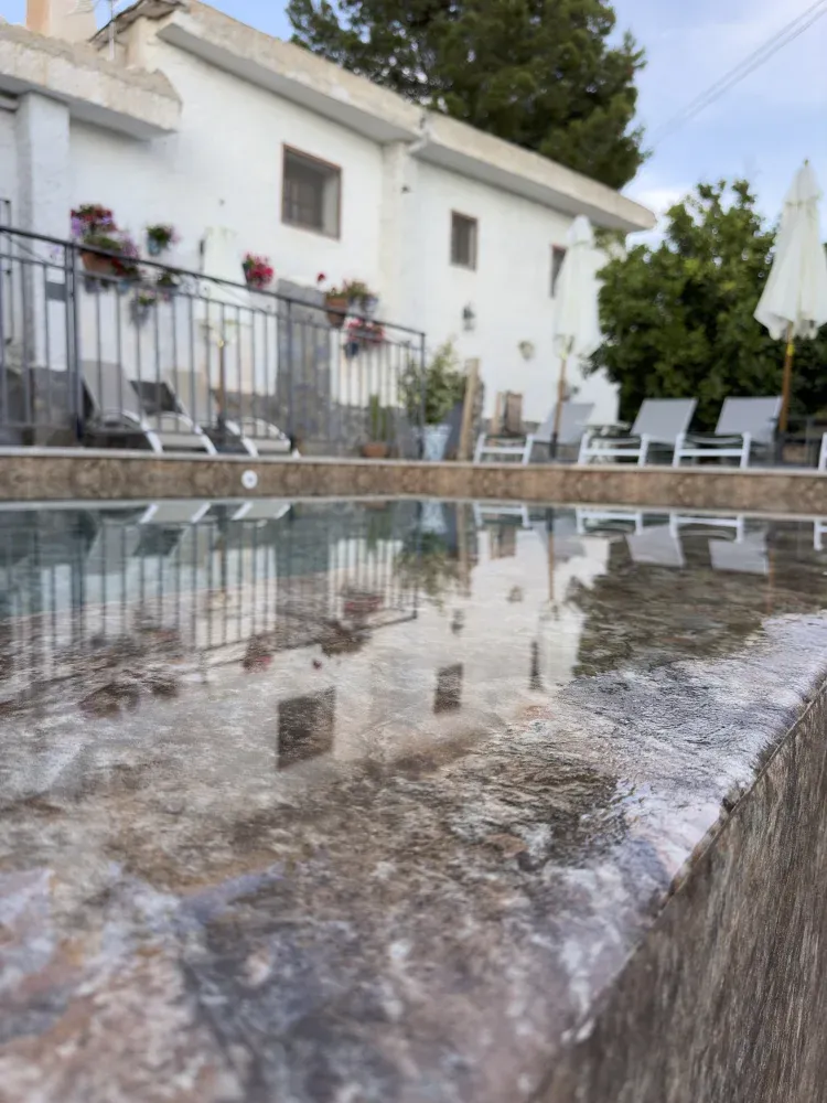 Imagen de piscina infinita