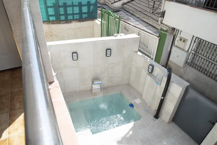 Imagen de Vistas de la piscina desde la terraza 
