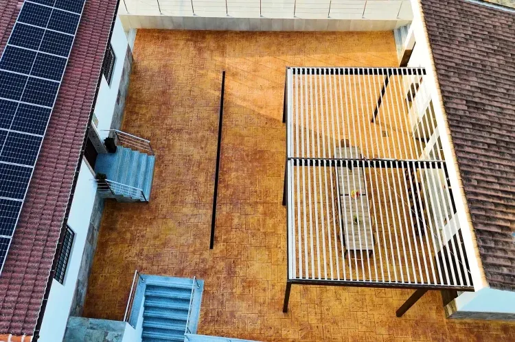 Imagen de Aérea pérgola bioclimática 
