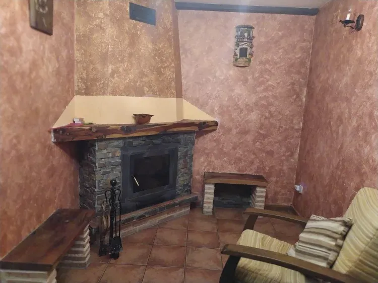 Imagen de Salón con chimenea