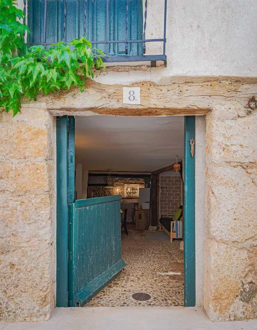 Imagen de Puerta de entrada invitando a entrar