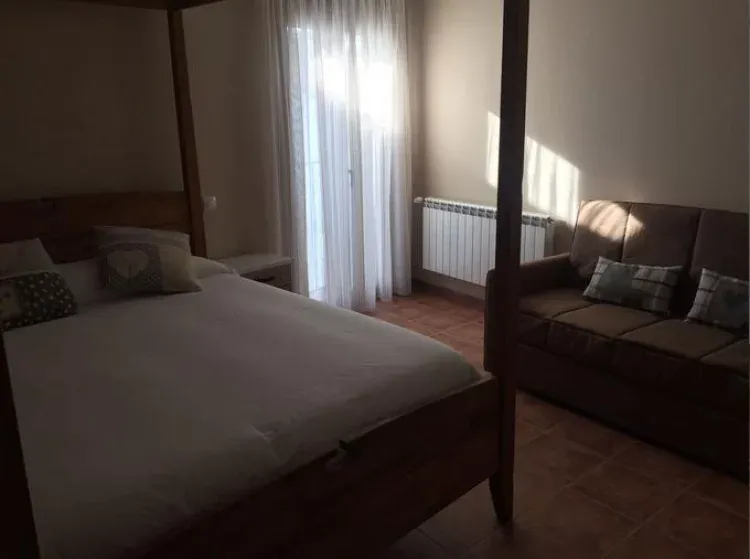 Imagen de Habitación con bisel planta 2, cama de matrimonio con posibilidad de supletoria