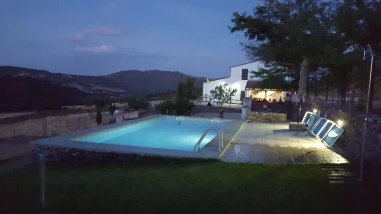 Imagen de Piscina y porche 