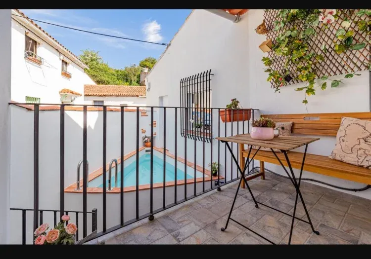 Imagen de Piscina de 3.70 m x 2.50 m. x 1.05 m., en forma de cuña