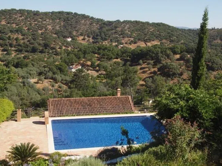 Imagen de La piscina más bonita de la sierra 