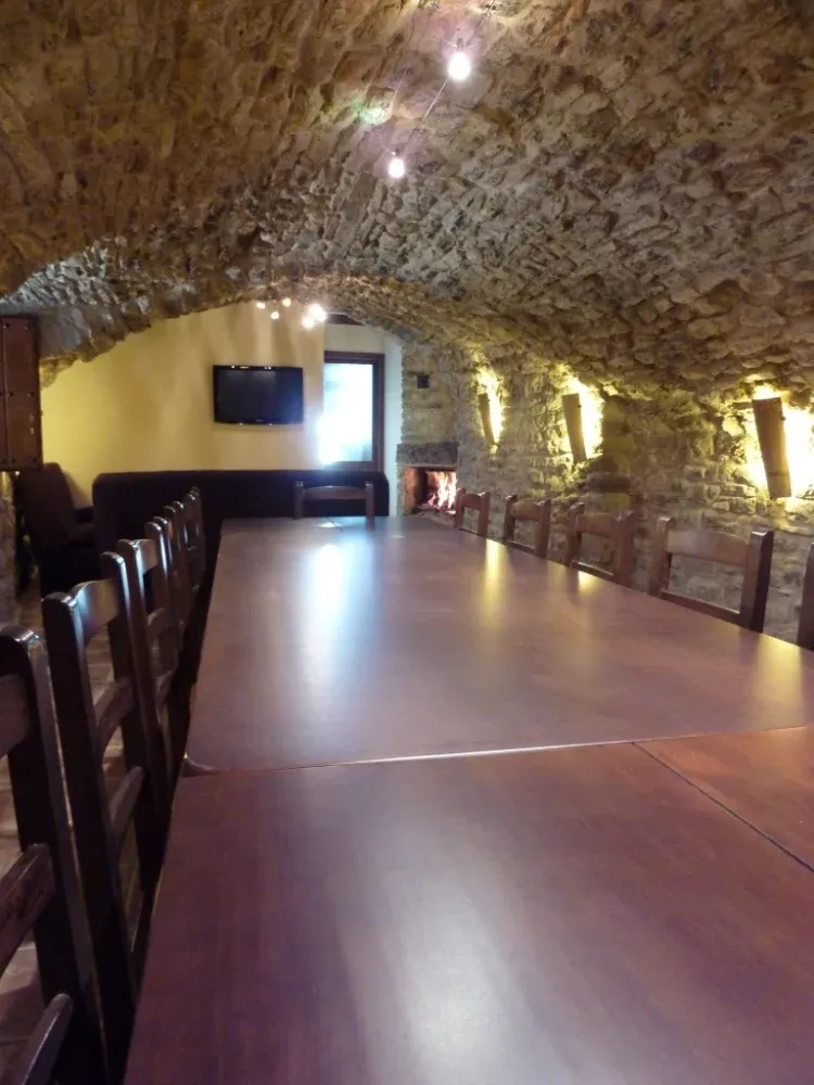 Imagen de Nuestro salon con su gran mesa.