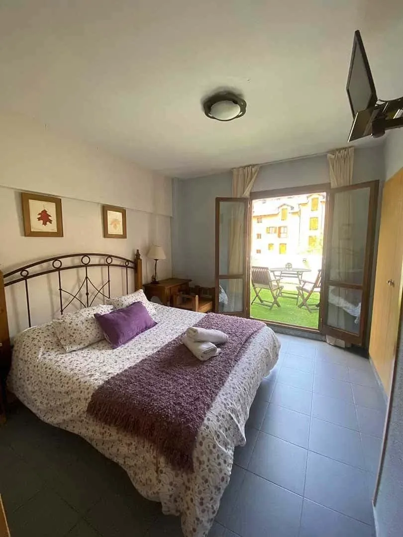 Imagen de habitacion cama matrimonio