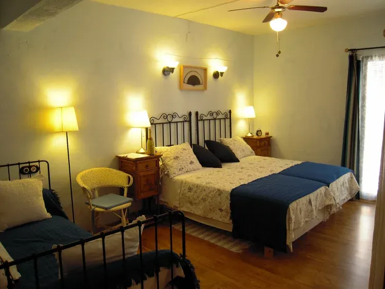 Imagen de Las habitaciones son amplias y con terraza o balcón además de muebles de jardín. Estamos adaptados a personas con movilidad reducida.