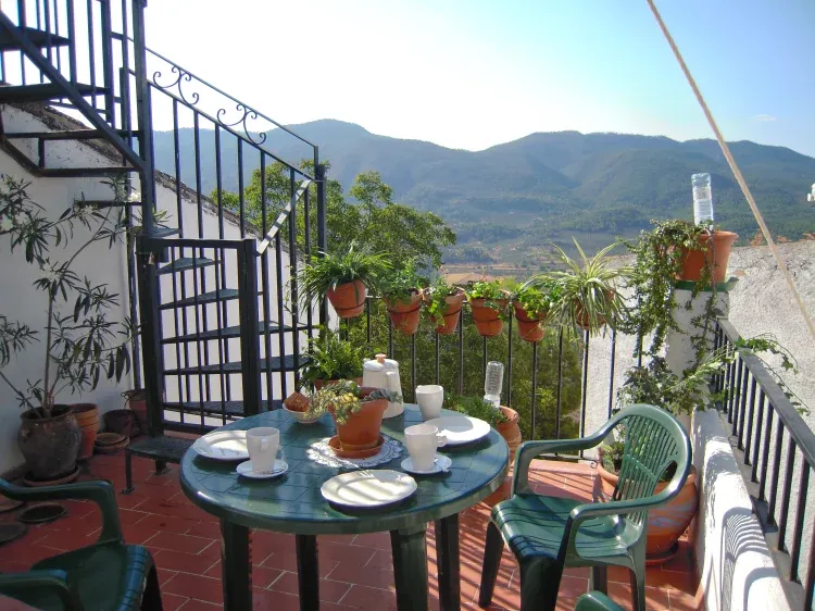 Imagen de magnificas vistas a la montaña desde la terraza de la suite.