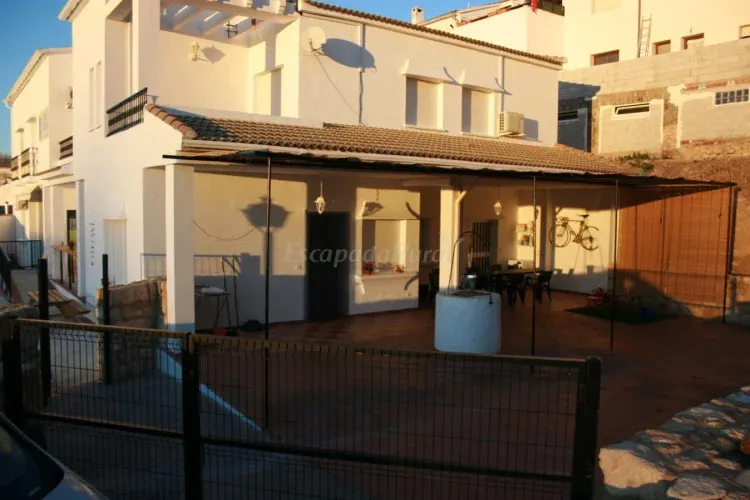 Imagen de Patio privado y entrada a casa