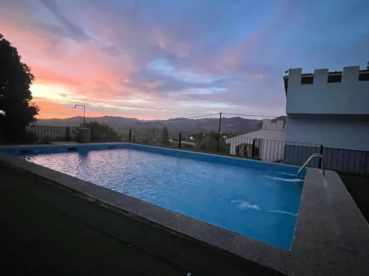 Imagen de Atardecer piscina