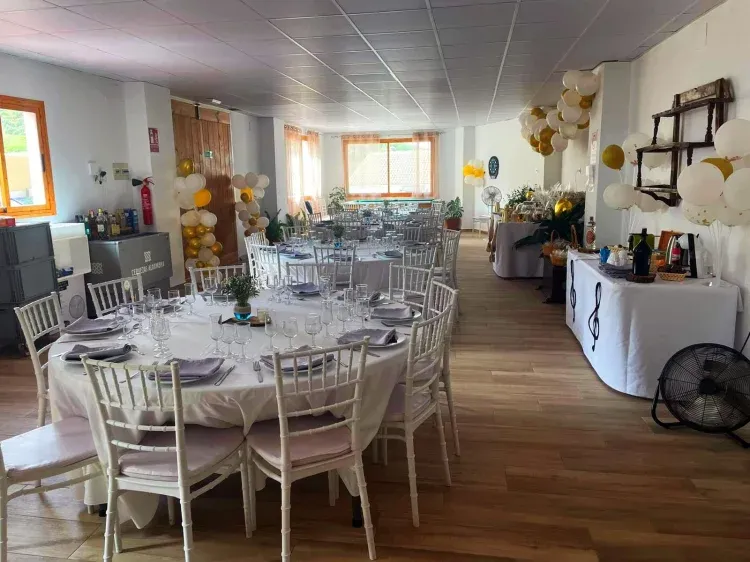 Imagen de Salón de ocio de 100 metros cuadrados 