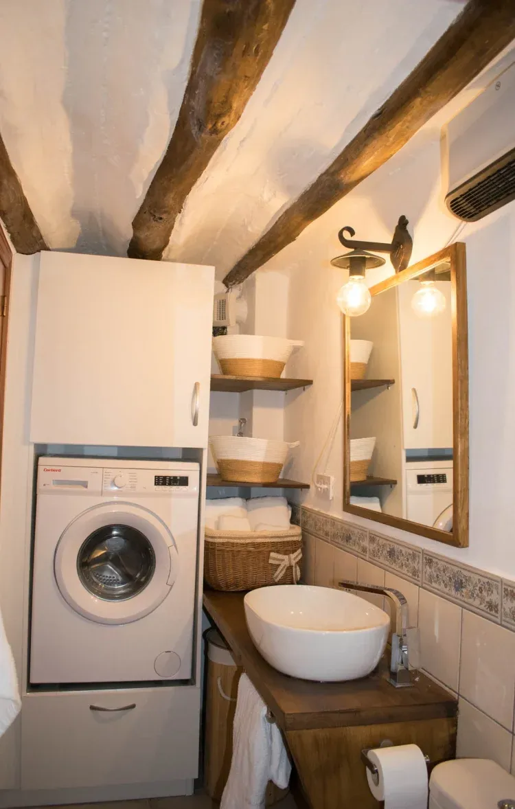 Imagen de baño con lavadora