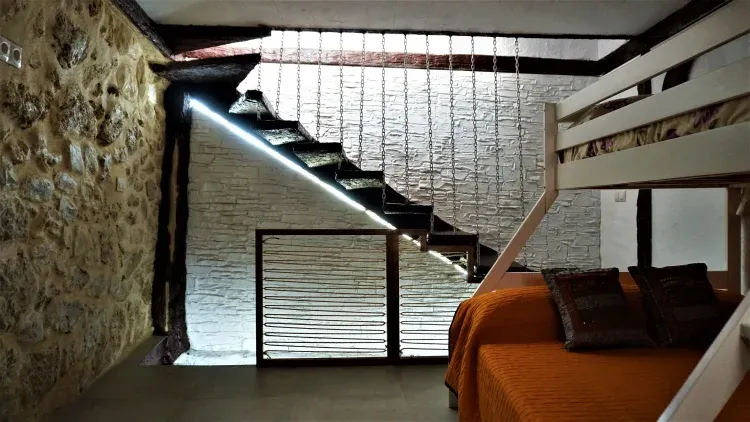 Imagen de Dormitorio escalera volada