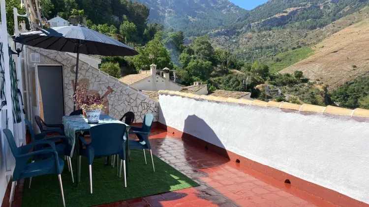 Imagen de Terraza con vistas a todo el pueblo y la Sierra.