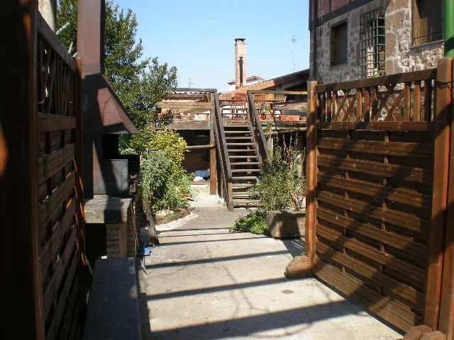 Imagen de Entrada al patio.