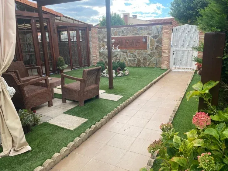 Imagen de jardin delantero