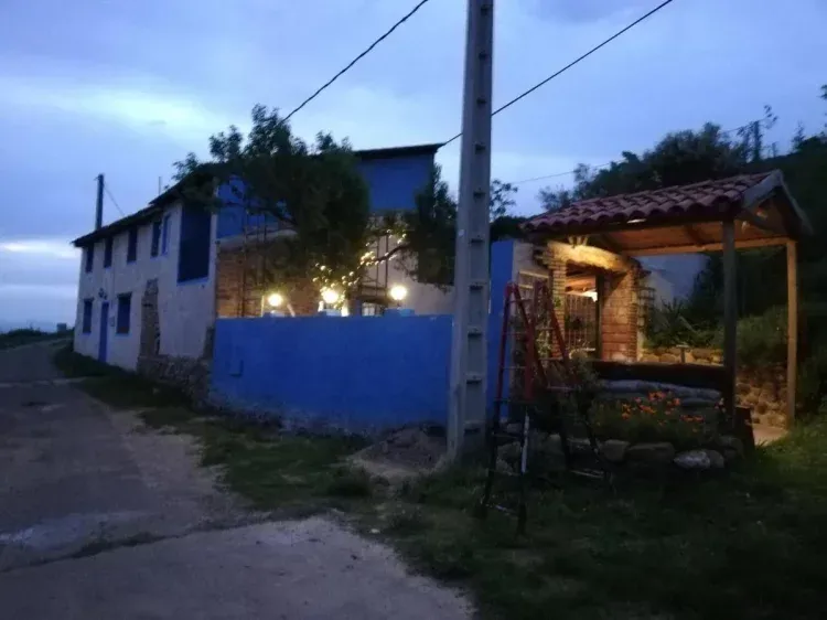 Imagen de Fachada al Anochecer