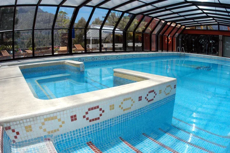Imagen de Piscina climatizable y cubierta en invierno 