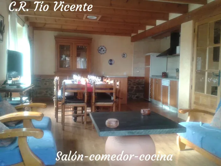 Imagen de Salón - Comedor - Cocina - Casa Rural Tío Vicente