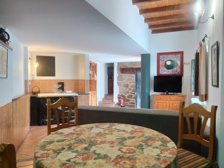 Imagen de Salón comedor con sofá cama, Apartamento 1, Casa Baz