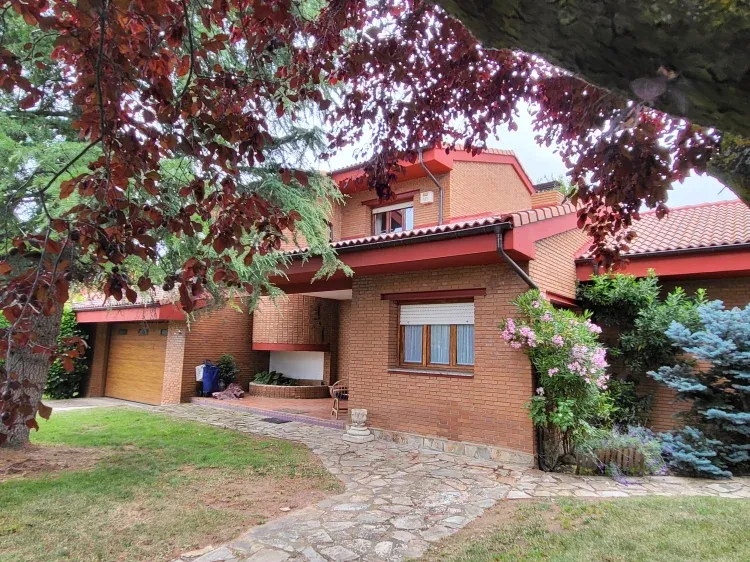 Imagen de Chalet con amplia finca.
