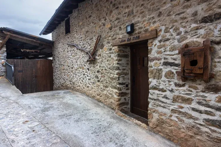 Imagen de Entrada era y casa rural