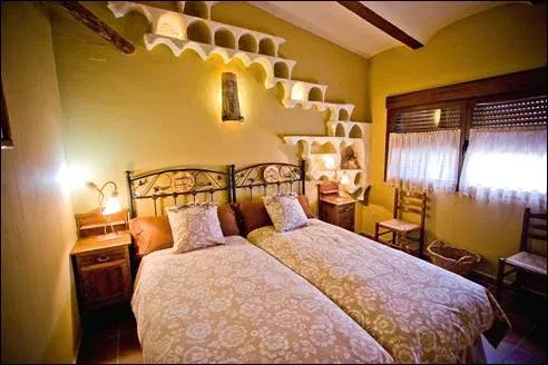 Imagen de Hab. Cuevas. camas individuales. Baño, TV,..