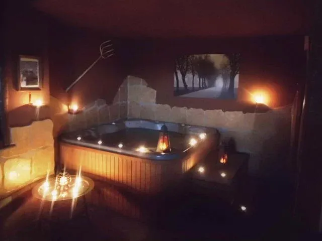 Imagen de Detalle del Jacuzzi de la sala SPA