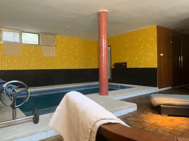 Imagen de Piscina interior climatizada