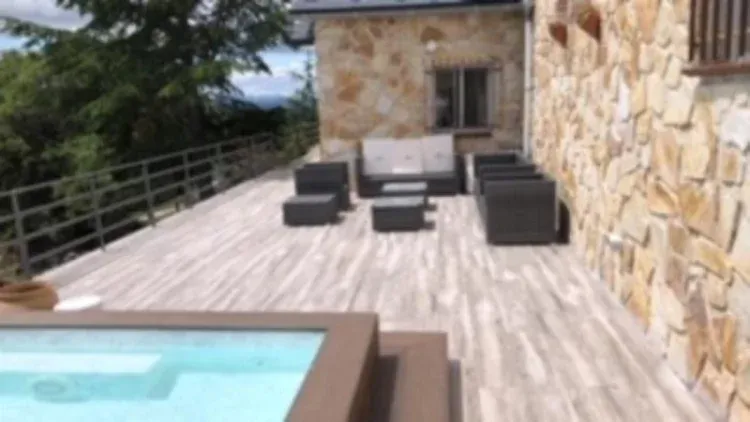 Imagen de terraza-jacuzzi