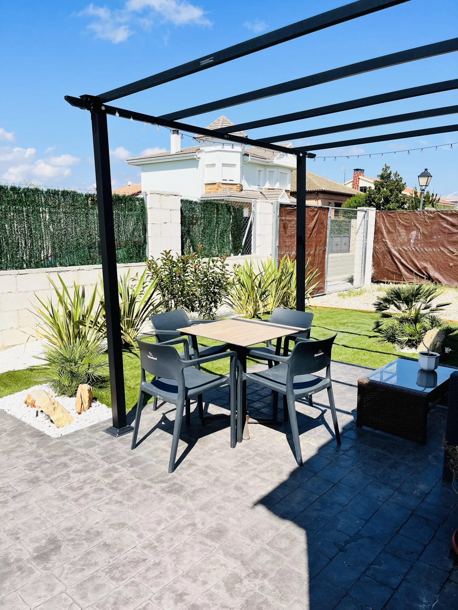 Imagen de Porche delantero /jardín 