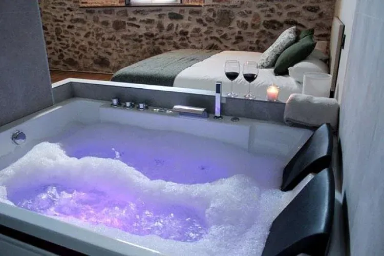 Imagen de Estudio con jacuzzi