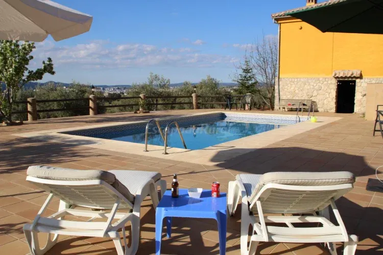 Imagen de Piscina, barbacoa, sombrado, hamacas, mesa central y sillas...