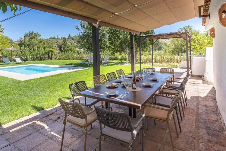 Imagen de Mesa pérgola jardín