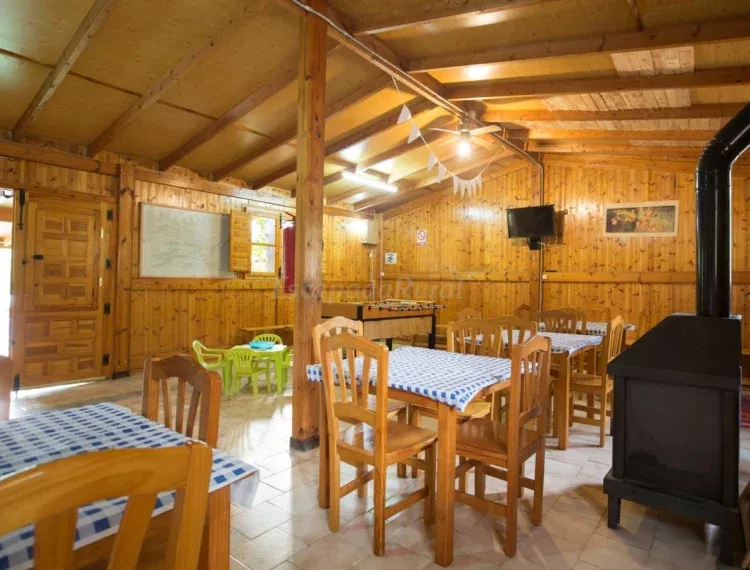 Imagen de comedor común. wifi, tele y futbolín