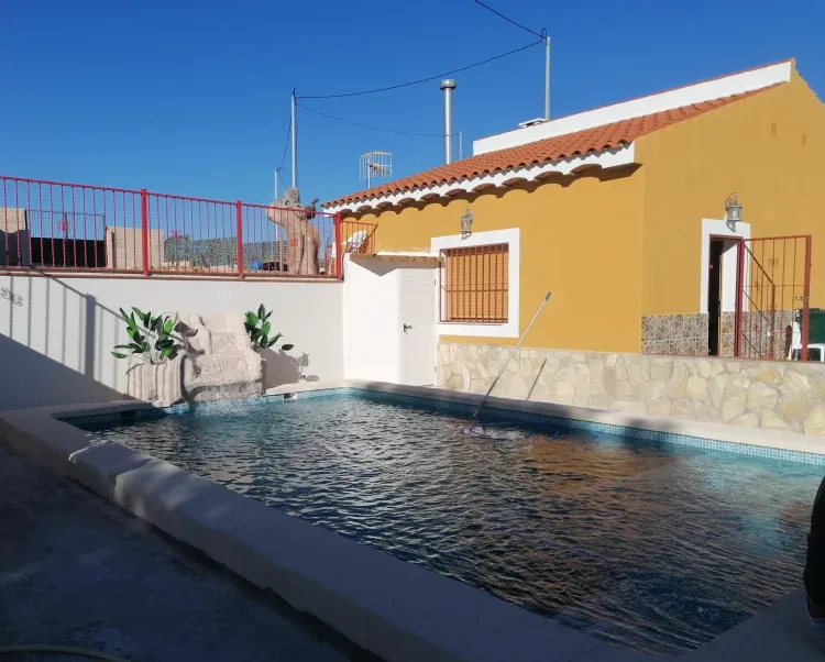 Imagen de Piscina con clorador salino