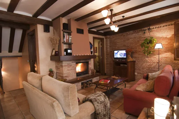 Imagen de Salon con chimenea