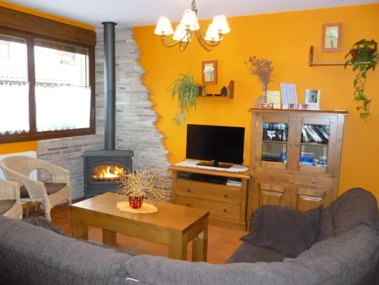 Imagen de Casa rural Navarra Belastegui con chimenea