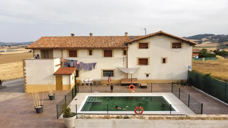 Imagen de exterior piscina 