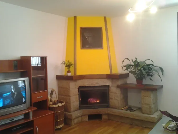 Imagen de Salón con chimenea